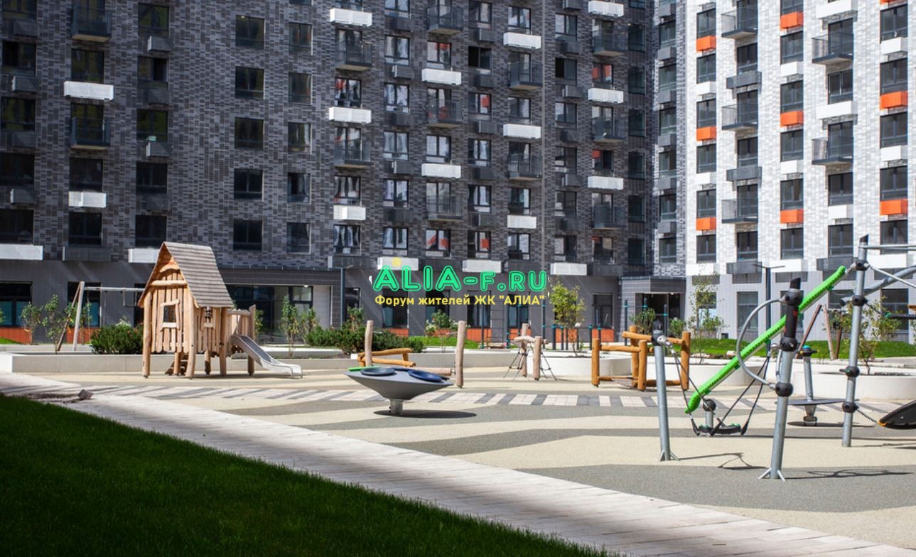 ПИК Саларьево Парк двор бревна.JPG